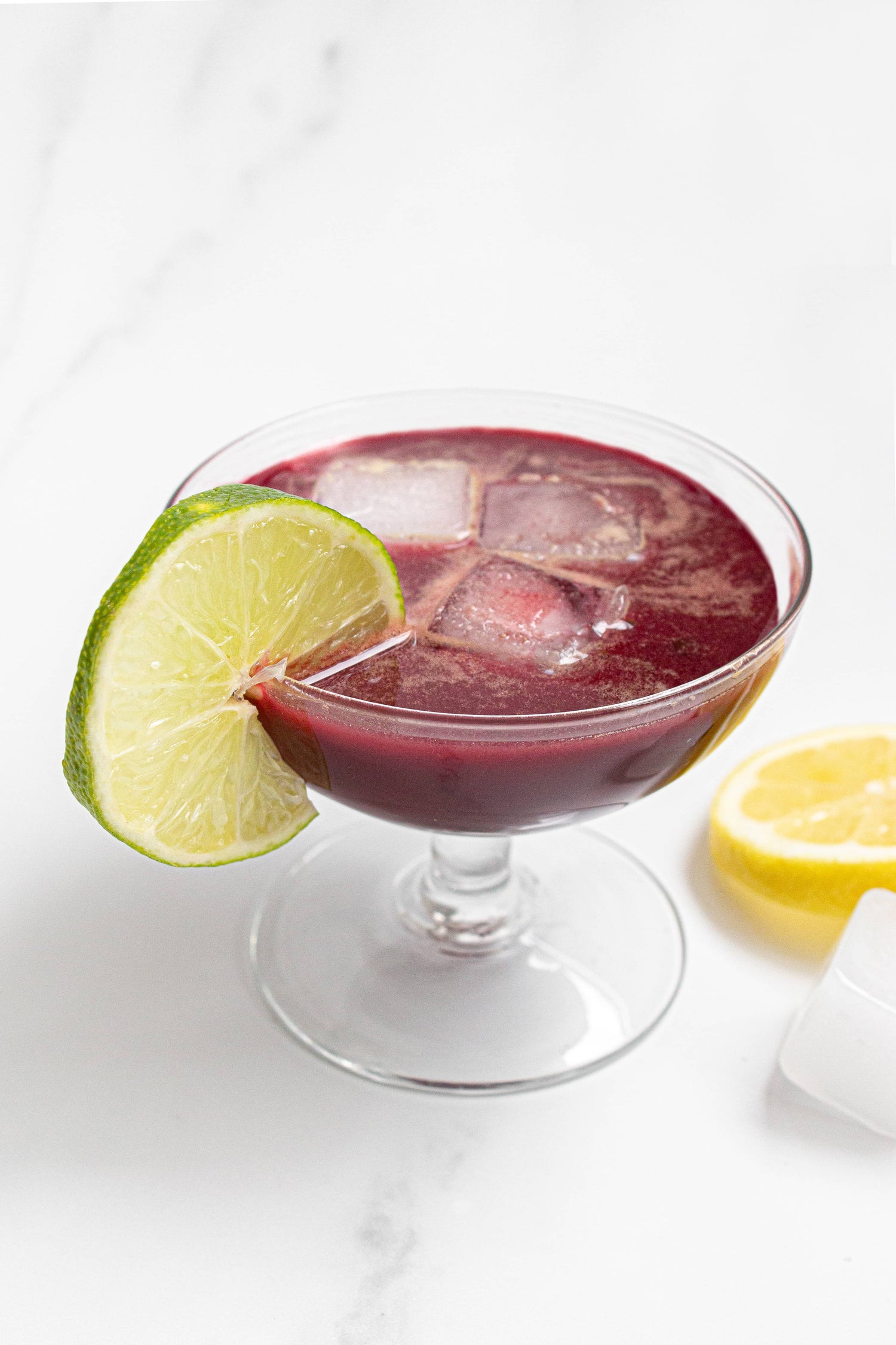 Le cocktail qu'il vous faut pour cet été | Gin - Acai - Cranberry